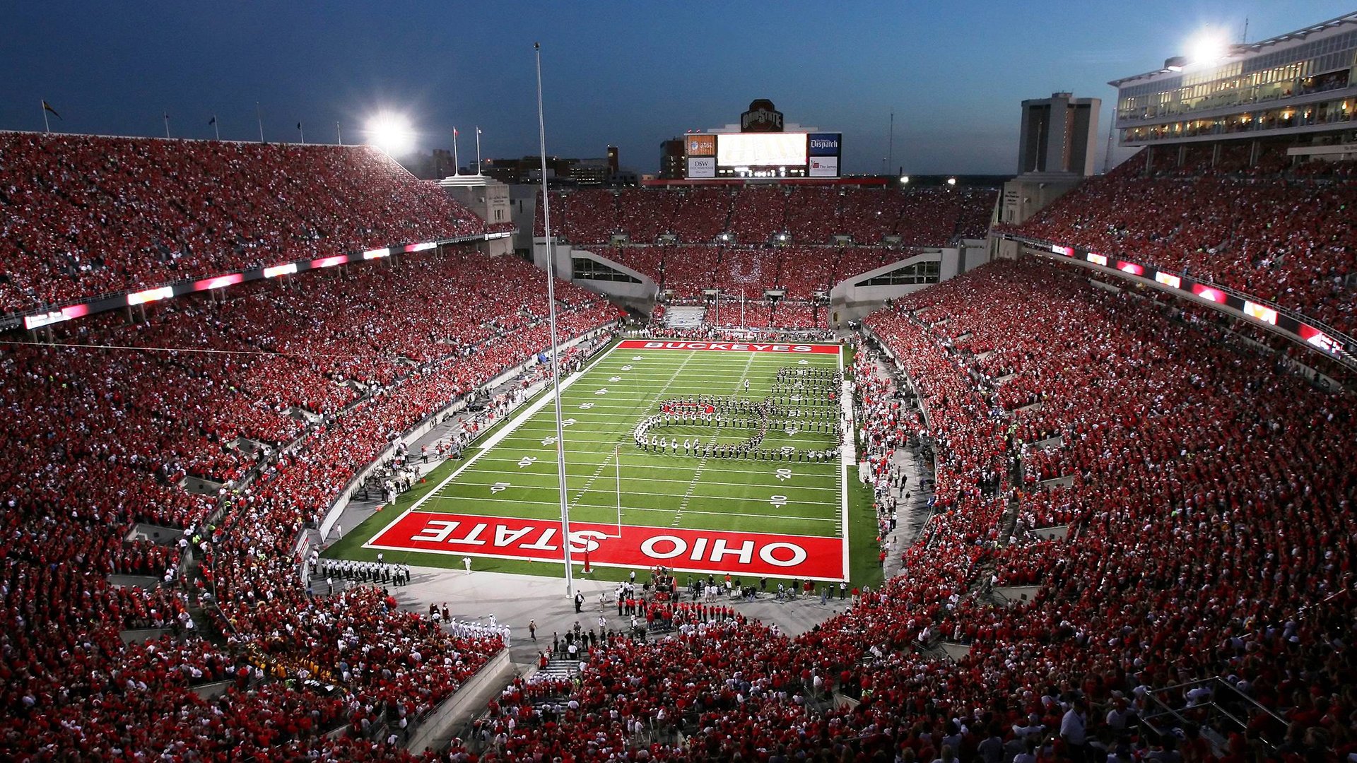跨越项目的共鸣，从深圳男篮的鼓劲到湖人绝杀，再到曼城篮板制胜